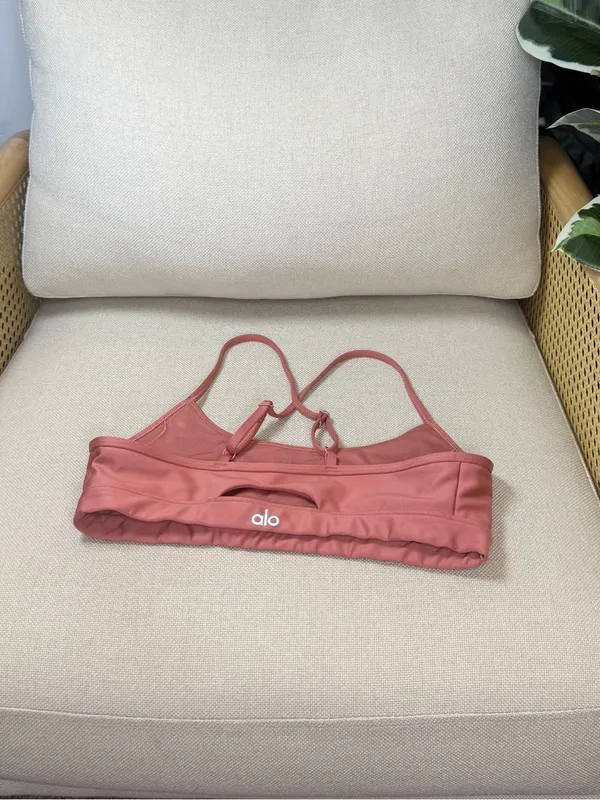 Alo Yoga Intrigue Bra Size medium - Image 4