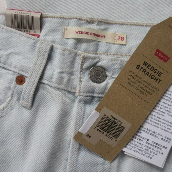 NWT Levi's Wedgie Straight in Thin Ice Destroyed Rigid Denim Crop Jeans 28 $128 - Image 6