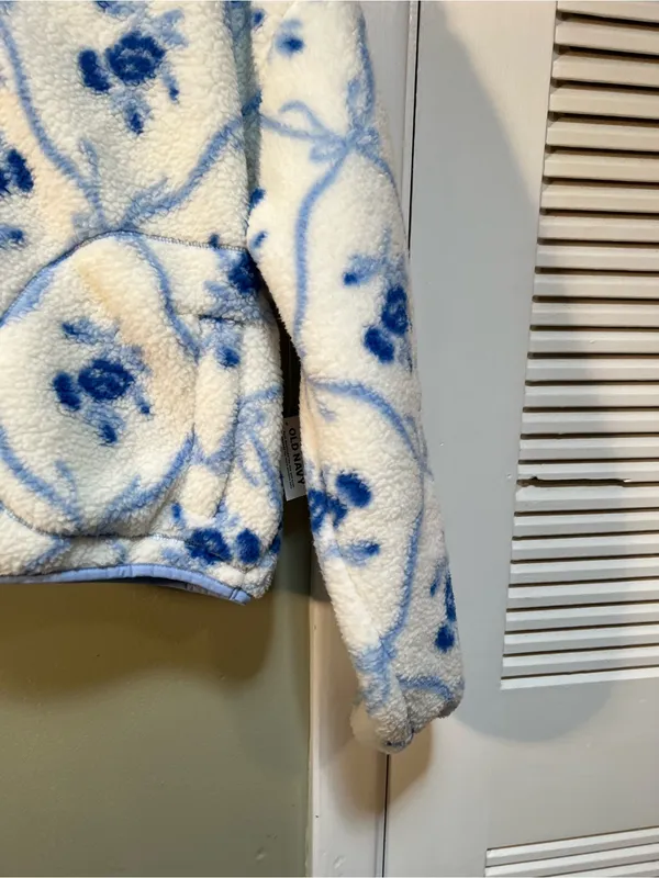 Old Navy Women’s Sz Medium Sherpa Quarter Zip Sweatshirt White Blue Floral Print - Image 5