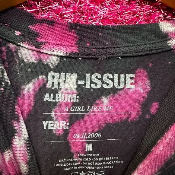 Rihanna A Girl Like Me Tie Dye Tshirt size Medium - Image 4