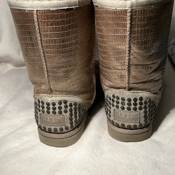 UGG Australia Metallic Gold Lined Suede Classic Short Boots Size 7. - Image 5