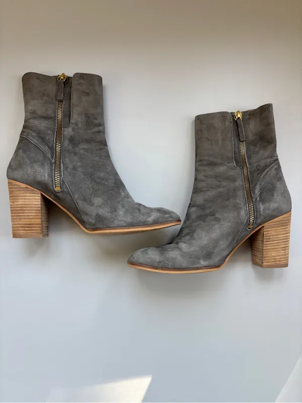 FREE PEOPLE Breakers Suede Heeled Boots Size 38 Gray Block Heel Zip Side Booties - Image 2