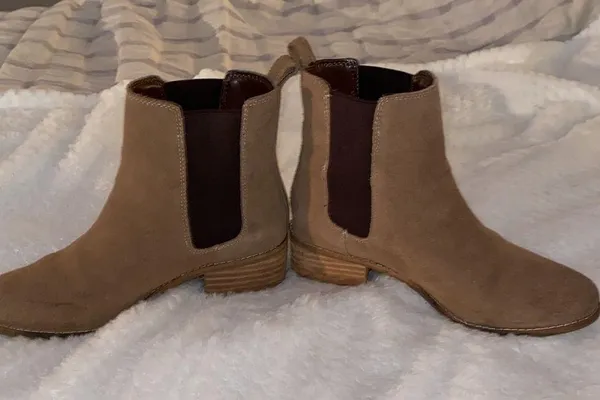 Gap Chelse Booties size 6 - Image 5