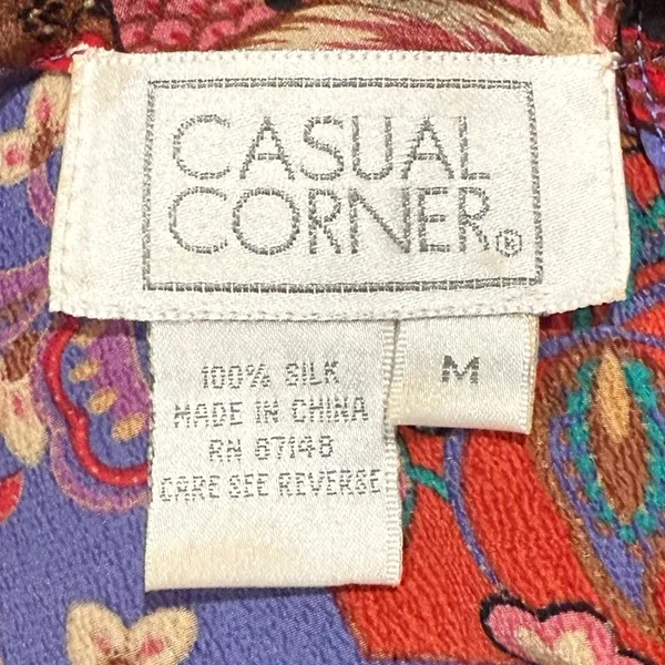 Casual Corner Vintage Red and Purple Paisley Short Sleeve Top Sz M - Image 7
