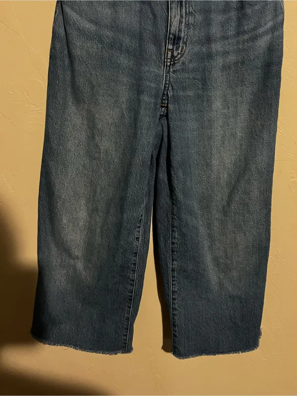 Madewell‎ Curvy Super Wide Leg Crop High Rise Raw Hem Jeans - Image 4