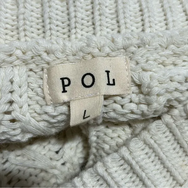 POL Cream Cable-Knit V-Neck Sweater with Olive Sleeve Panels - Image 10