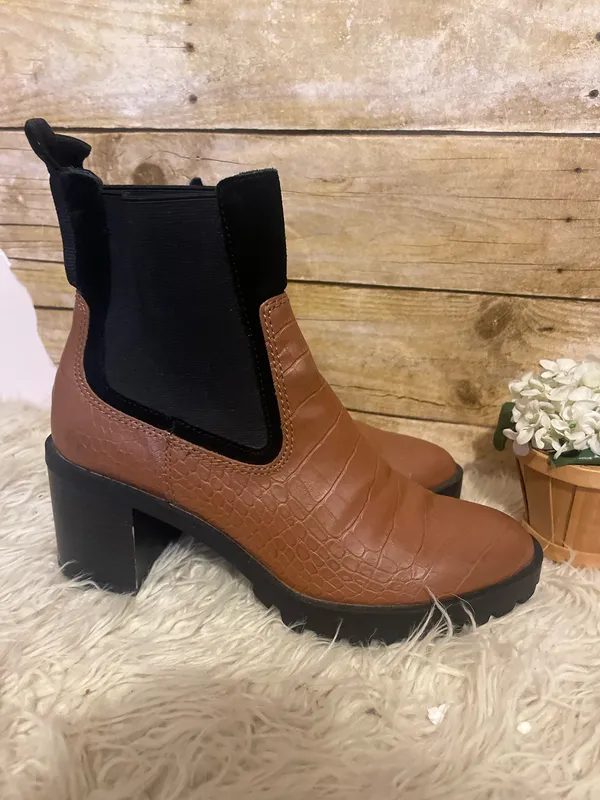 DV by Dolce Vita Natta croc Textured Chelsea Boots - Image 8
