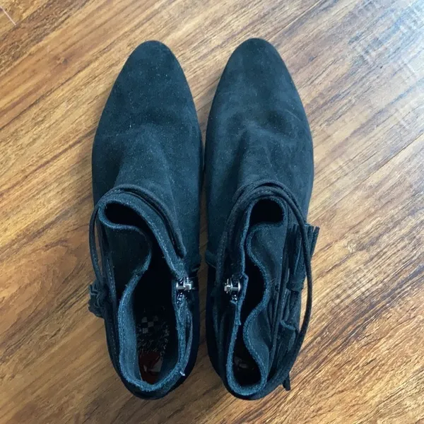Vince Camuto‎ Carlin’s suede boots with tassels size 9.5 - Image 8