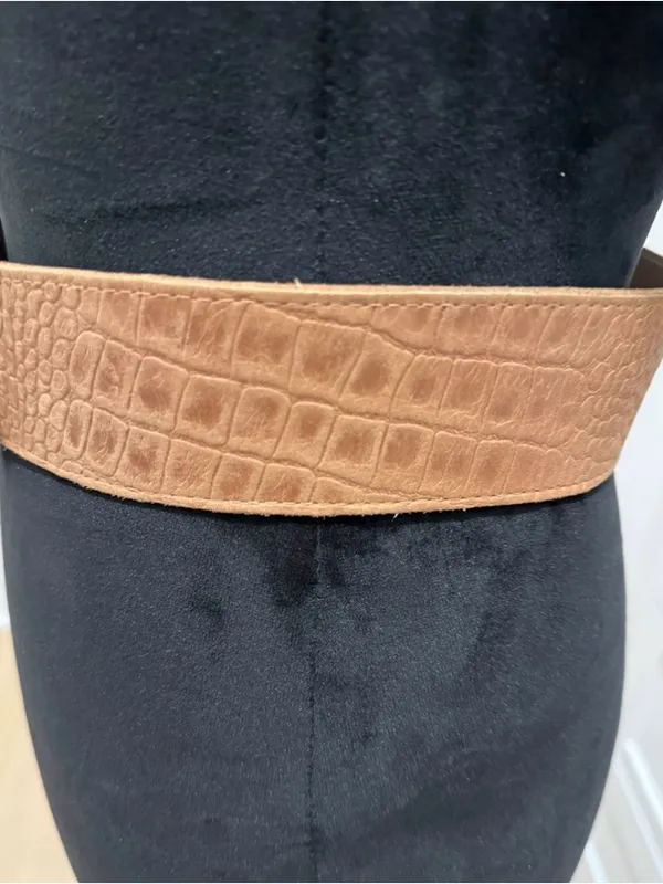 Women’s leather belt with 2 tone buckle - Image 2