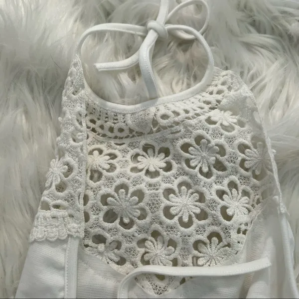 Reverse Women's Juniors Size Medium Crochet Tie Back Crop Top White Halter #9687 - Image 7