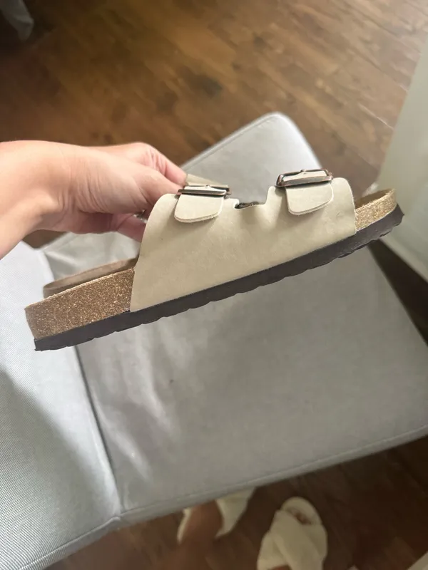 Cushionaire Sandals Buckle - Image 3