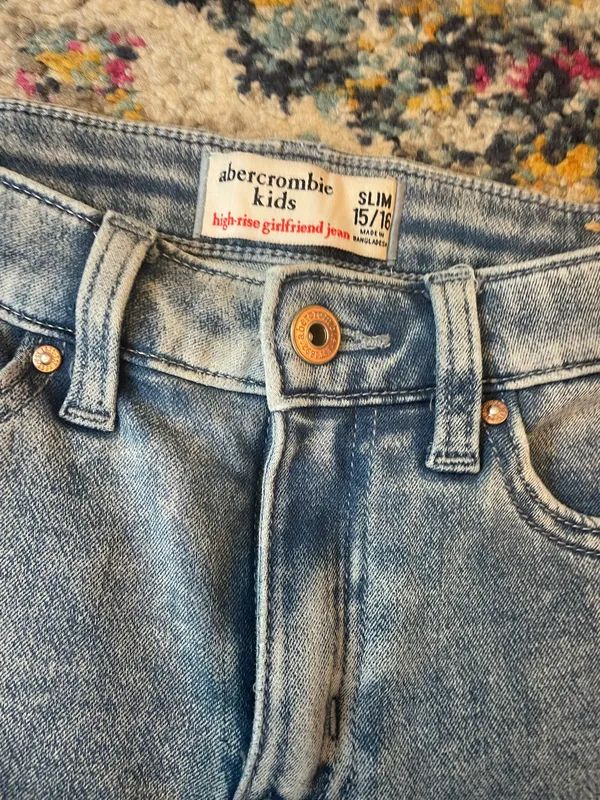 Abercrombie Jeans - Image 2