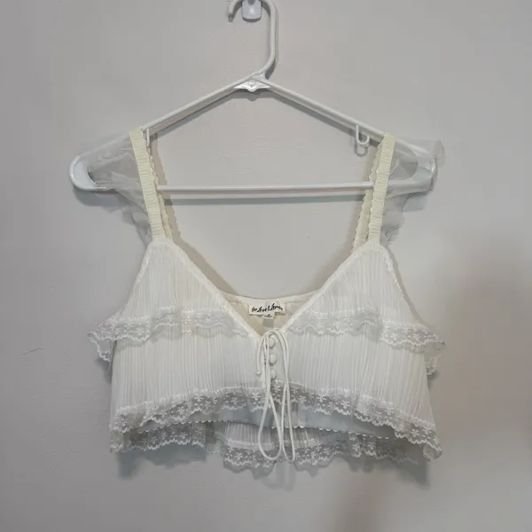 For Love & Lemons Posie White Lace Pleats V-Neck Crop Top Size Medium‎ - Image 3