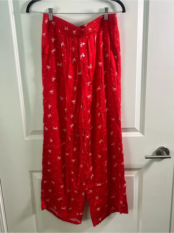 Aerie Off-Duty Satin Pajama Bottoms in Red Bow Size Medium Preppy Trendy - Image 3