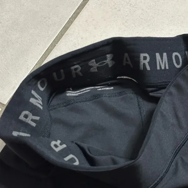 Under Armour Women Black Compression Capri‎ Leggings Heatgear Athletic Size M - Image 7