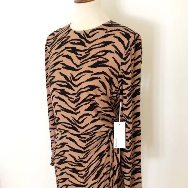 Reformation Maurita Midi Dress in Rajah Animal Print Center Cut Out NWT Size 8 - Image 8