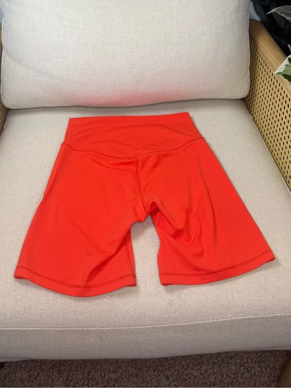 Vuori AllTheForm Biker Short 6” Size XS - Image 2