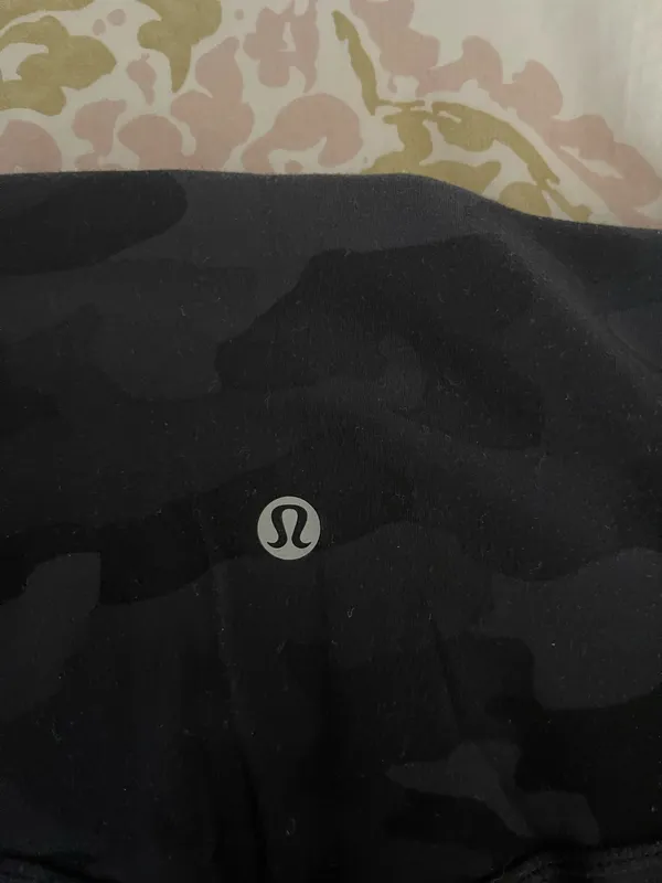 Black Camo Lululemon Leggings Align 25" - Image 3