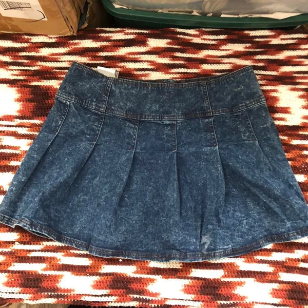 Y2K Jean Denim Micro Mini Pleated Flare Skirt Mid-High Rise Button #gothic #subversive #whimsygoth #grunge #gorp punk biker moto - Image 4