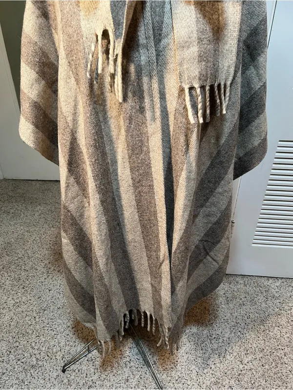 Vintage Women's Shawl Poncho Tan Brown Stripes Fringe Wool Blanket Tie Neck Boho - Image 3