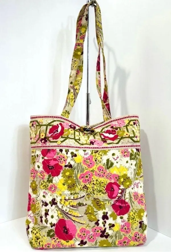 Vera Bradley Toggle Tote(make me blush print) - Image 4