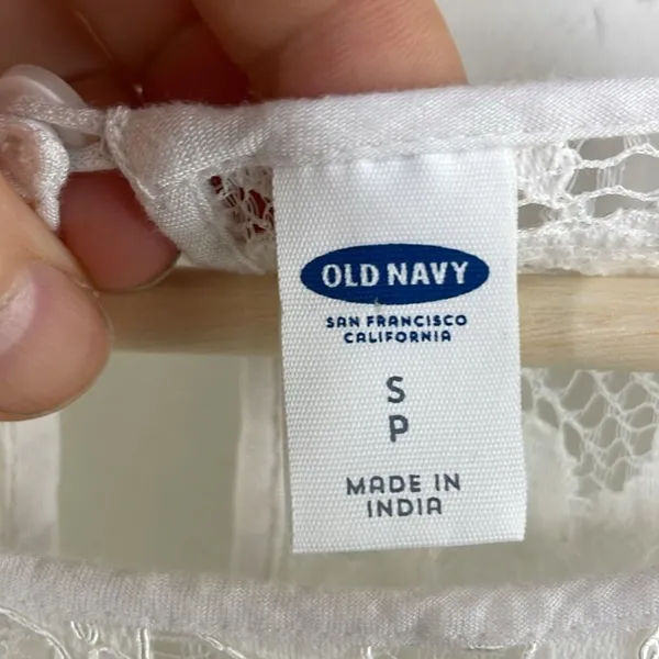 Old Navy Relaxed Lace-Trim Blouse size Small White - Image 10