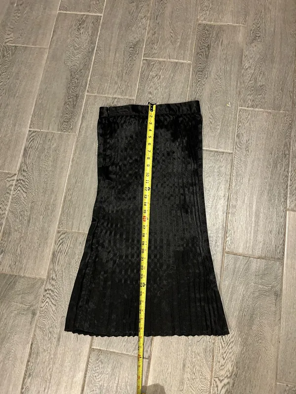 PrettyLittleThing Black pleated Midi Skirt - US size 6 - Image 6