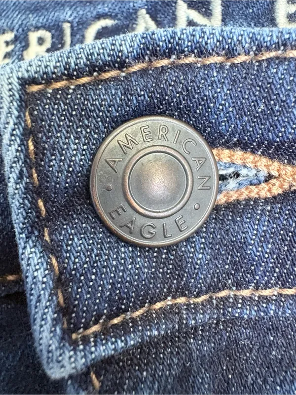 American Eagle Mom Short Size 12 High Rise Blue Stretch Denim Frayed Hem Shorts - Image 2