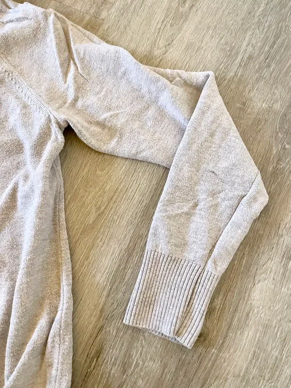 Banana Republic taupe sweater size S. - Image 6