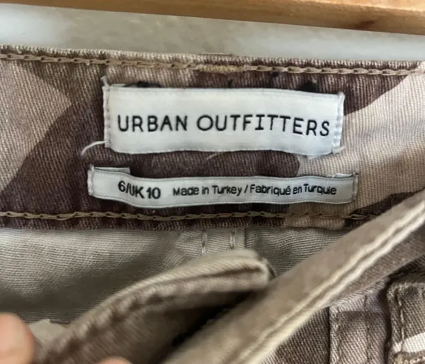 Urban Outfitters cropped camo cargo pants brown - Image 5