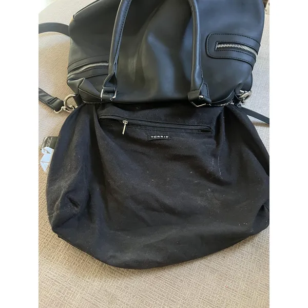 Torrid Satchel Bag Womens Large Black Faux Leather Chevron Zip Pockets Purse - Image 7