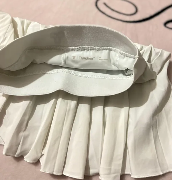 Aritzia TNA Skirt - Image 3