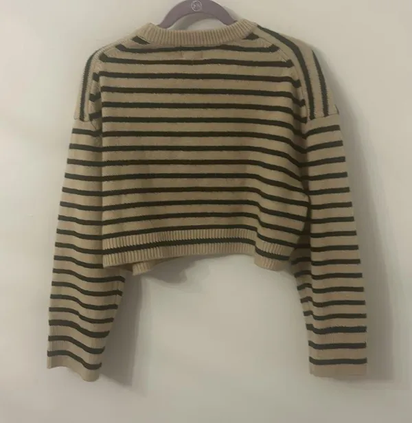 NWT H&M Beige Black Striped Pattern Dropped Shoulders Short Sweater Size Medium - Image 4