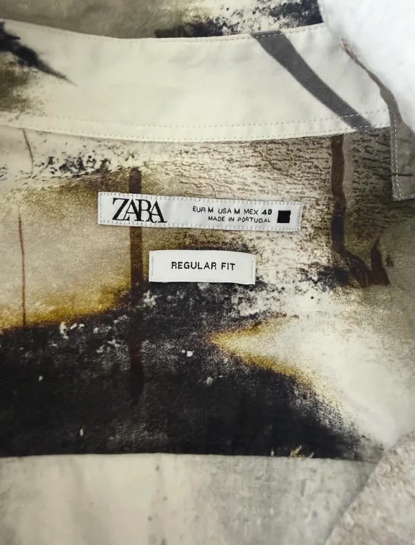 Zara White Short-Sleeve Button Down with Abstract Black and Olive Brushprint - Image 2