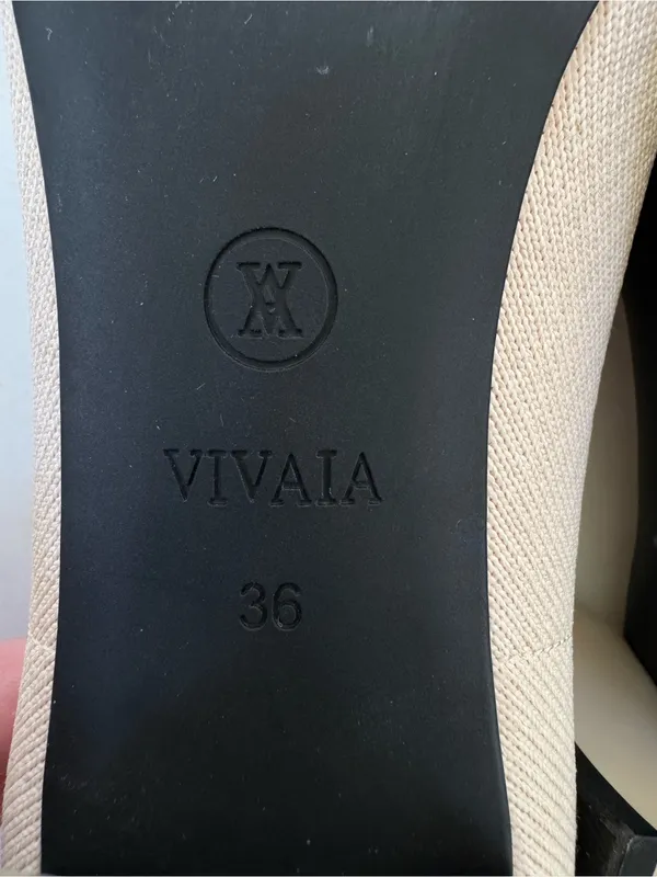 Vivaia Julie Pro Round Toe Chunky Heels in Black Beige Size 36 - Image 9