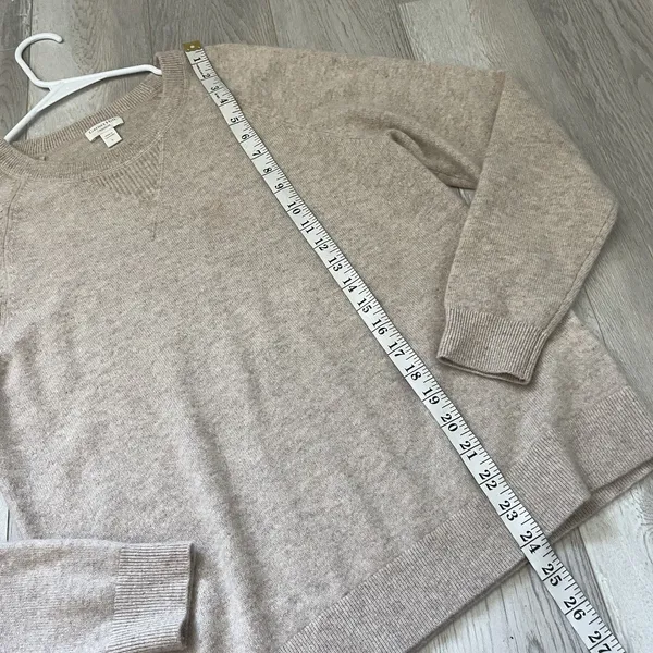 Garnet Hill Sweater cashmere v neck crew womens Tan (small) classic minimalist - Image 7
