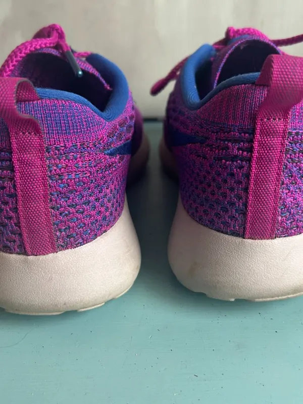 Nike Women's Roshe One Flyknit Fuchsia Flash Sneaker Running Shoes Size 7 Marled - Image 9