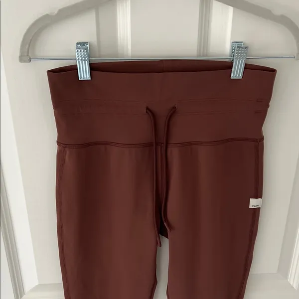 Vuori High-Waist Drawstring Leggings Joggers - Image 4