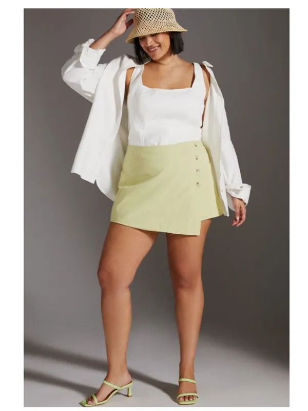 Anthropologie  Flat White Button Wrap Mini Skort - Image 4