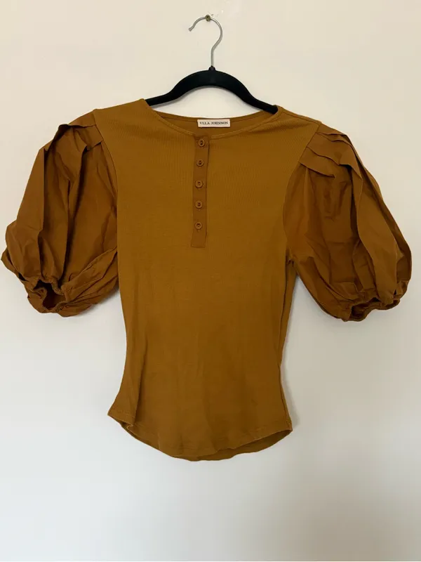 Ulla Johnson Kara Puff Sleeve Ribbed Top Tapenade - Image 3