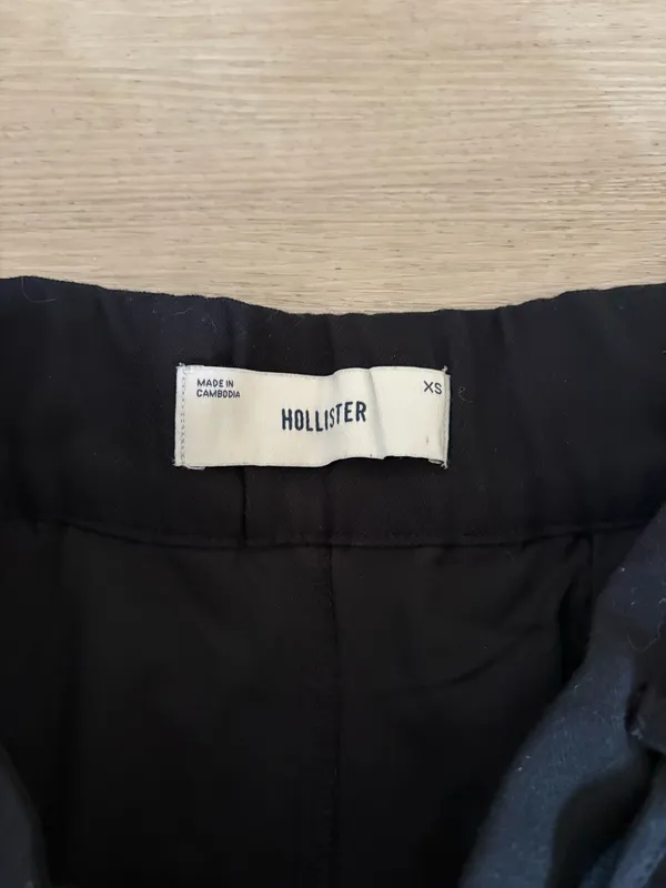 Hollister Pleated Mini Skirt - Image 3