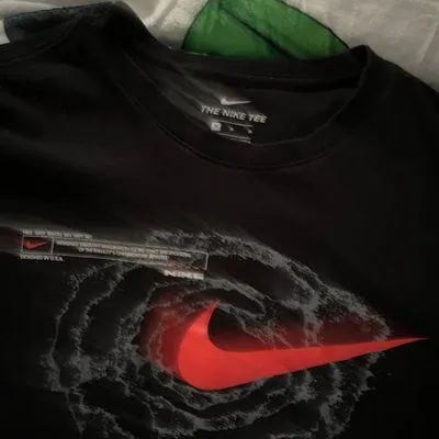 Nike T-shirt - Image 2