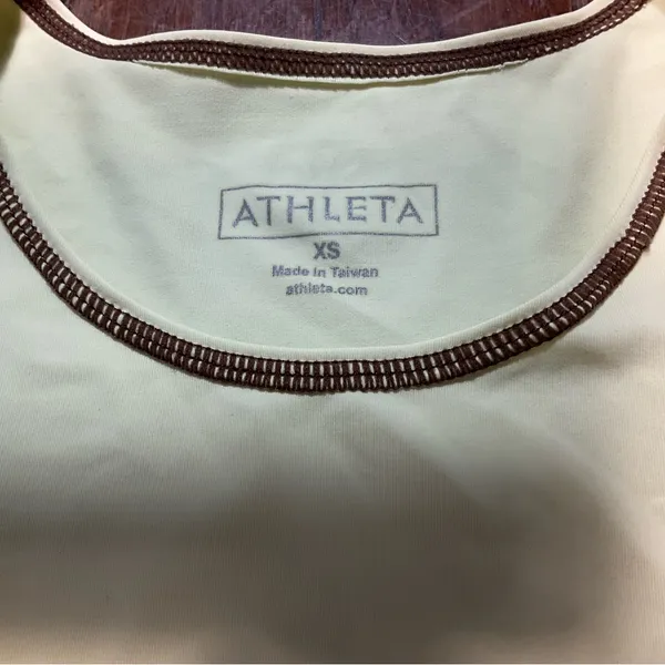 Athleta Long Sleeve Summer Shade Rash Guard Top Yellow/Greenish Sz XS - Image 3