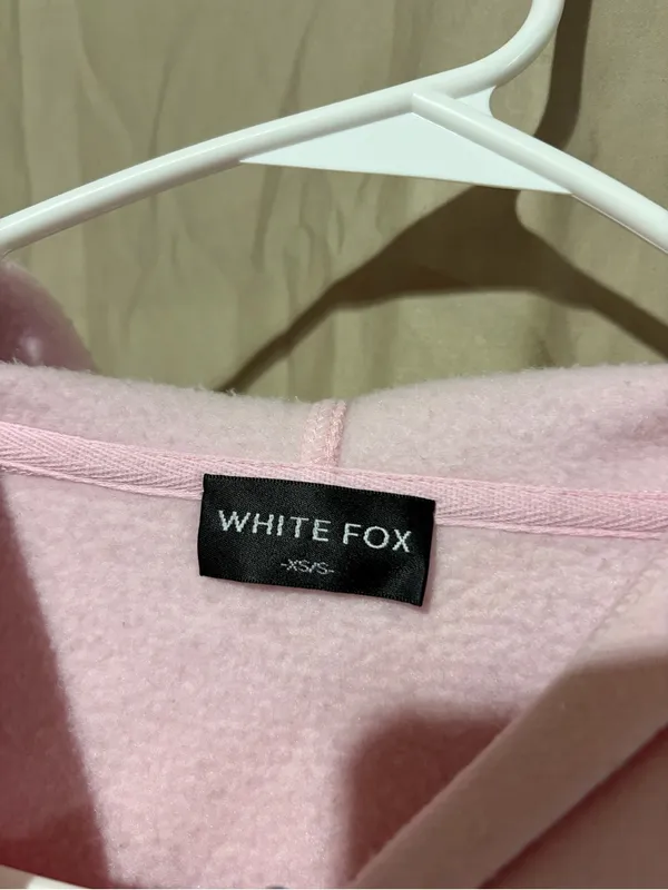 White fox sweatshirt - Image 3