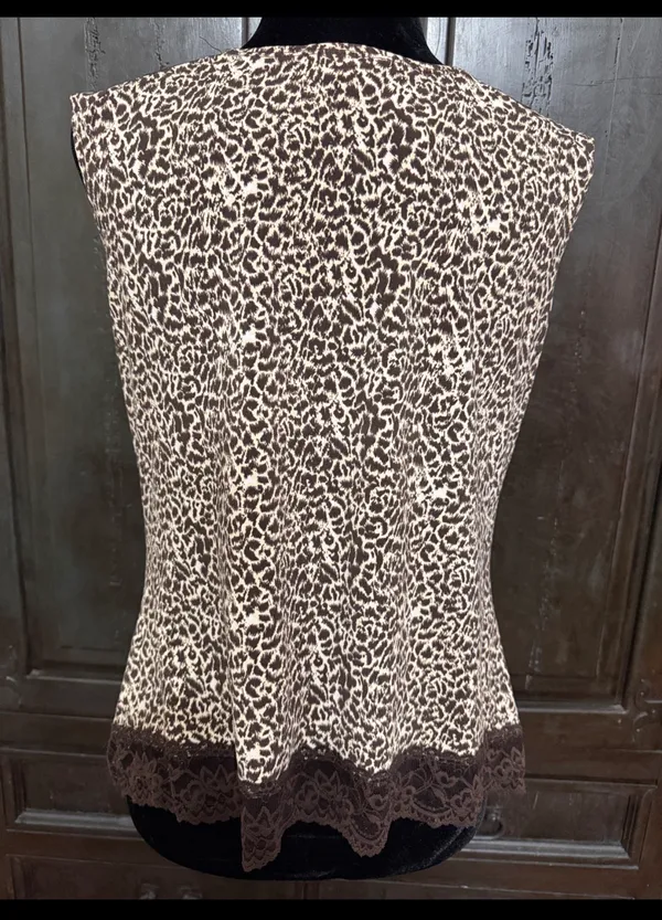 Cato Brown animal pattern lace tank top- large. **Refer to measurements for actual size as tag removed. Gently warn and very good condition. Large is estimated at 19” from armpit to armpit x 23”. Non-smoking home. priced to sell at as is condition. Don’t like my price, make reasonable offer! And thank you for checking my closet. - Image 2