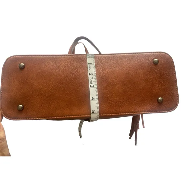 Catchfly Studio Trenditions‎ Western Style Asymmetrical Tooled Yoke Tote Bag - Image 12
