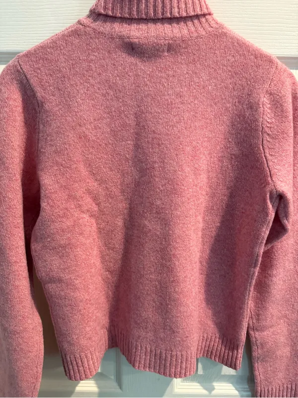 Abercrombie & Fitch Pink Cropped Turtleneck Sweater in Heathered Pink - Image 11