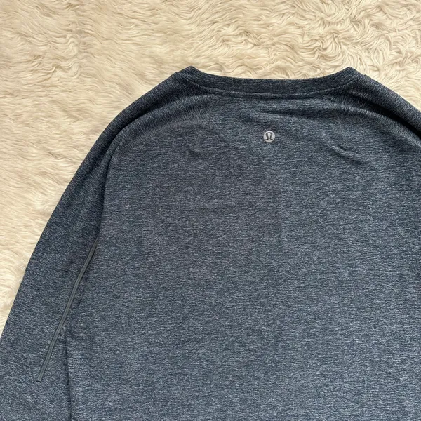 Lululemon Top Long Sleeve Crewneck Heathered Blue - Image 5