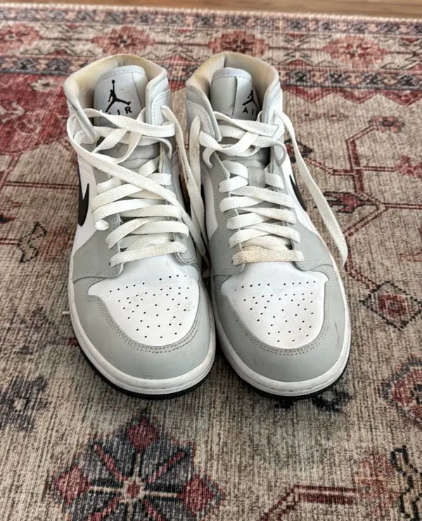 Air Jordan Women’s Nike Mid - Image 2