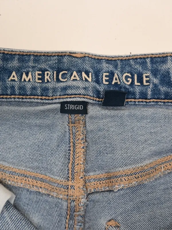 American Eagle Women's 2 Long Distressed Straight Leg Mom Jean - Image 9